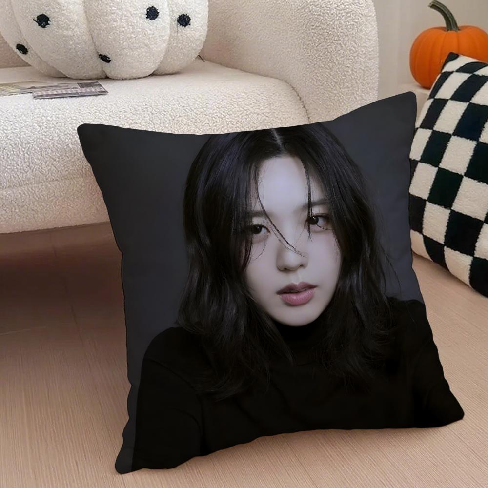 Korean KKim Ji Wons Beautiful Girl Cushion Cover Throw Pillow Cover Hidden Button Durable Polyester Chair Cushion