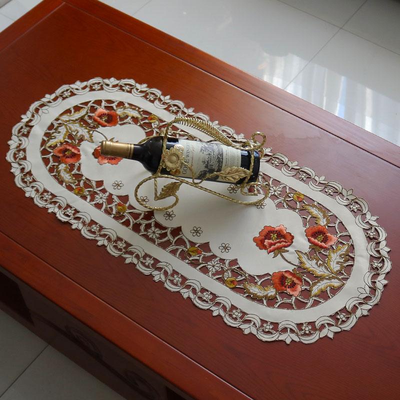 NEUE Hohl-Rosenblüten-Stickerei Tischläufer Stoffabdeckung Tischdecke Weihnachten Hochzeit Tischdekoration und Zubehör für Zuhause