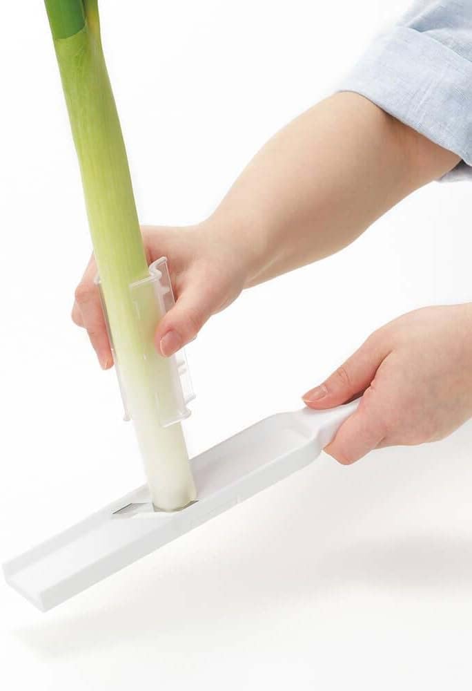 Kai Green Onion Thin with Finger Made In Japan Slicer, Diagonal, Slices, Guard, DH8229,