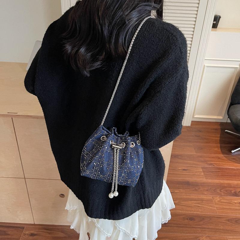 Niche Sweet Portable Lucky Bag Bag Women's 2025 New Diamond Foreign Style Shoulder Bag Chain Fashion Bucket Bag