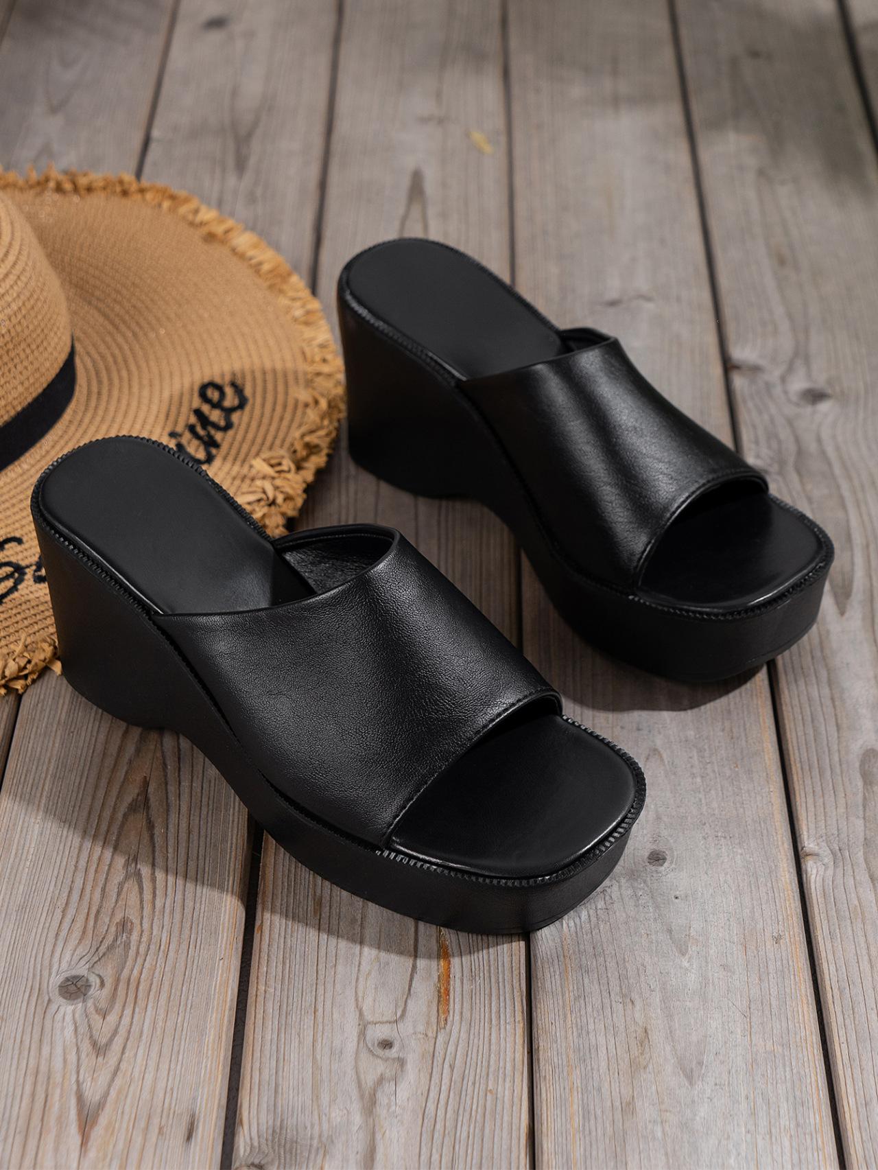 

2025 новые шлепанцы на танкетке с толстой подошвой женские внешнеторговые больших размеров с открытым носком европейские и американские шлепанцы-мюли на толстой подошве 42 чёрный