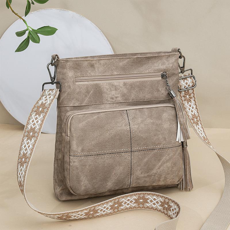 Women's Bag New Retro Fashion Shoulder Messenger Bag Avant-garde Commuter Multi-functional Simple Hot-selling Bag