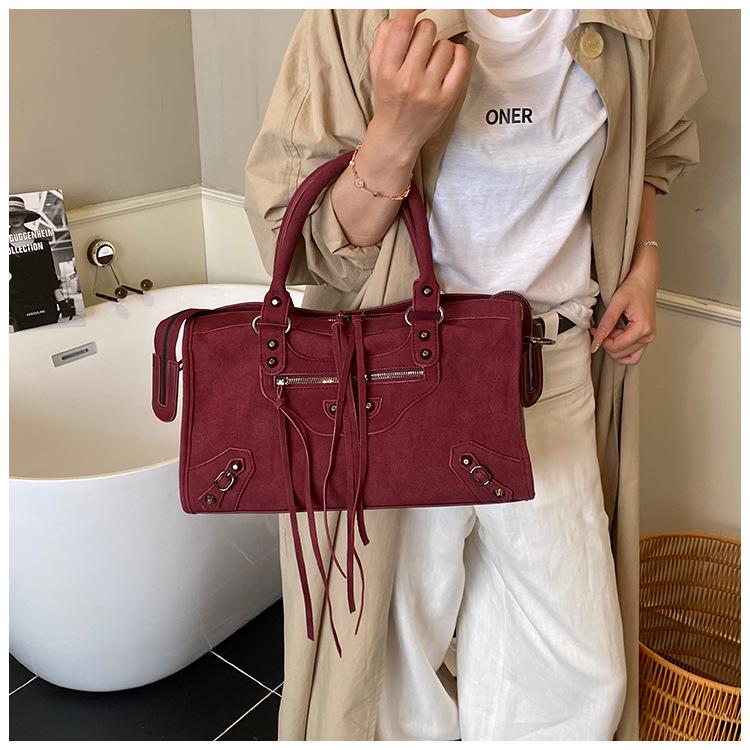 Trendsetting Matte Suede Rivet Motorcycle-Style Retro Crossbody Bag 2025: Large Capacity Handbag