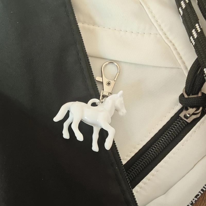 Artistic Horse Figure Key Holder Multifunctional Acrylic Charm Animal Inspired Decoration For Everyday Carry