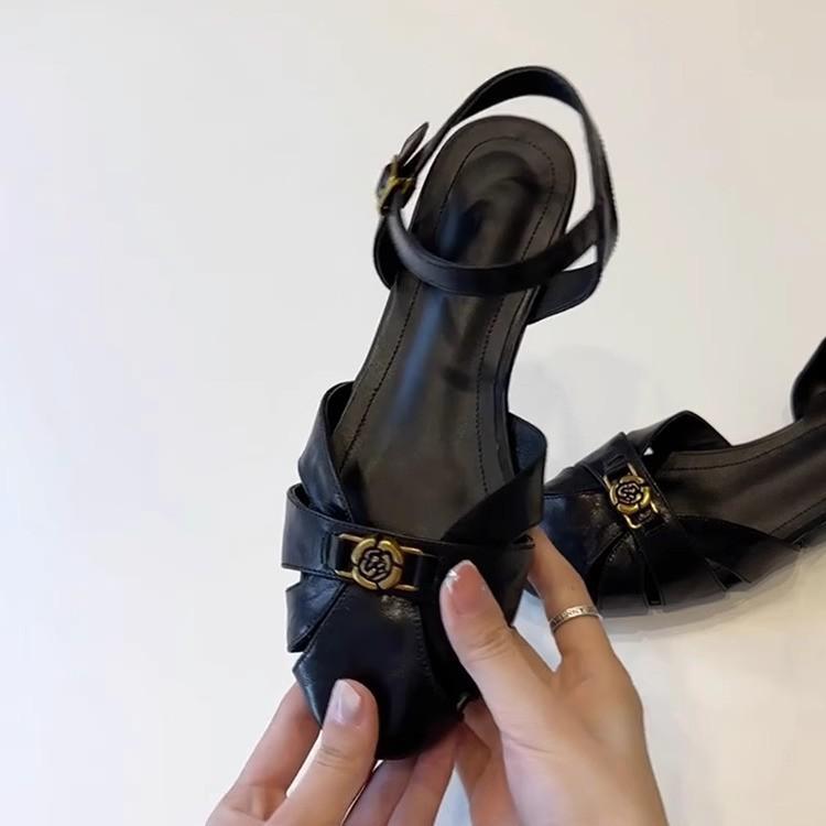 Spot version~ New French hollow soft leather one-word sandals women's round head versatile retro camellia Roman shoes