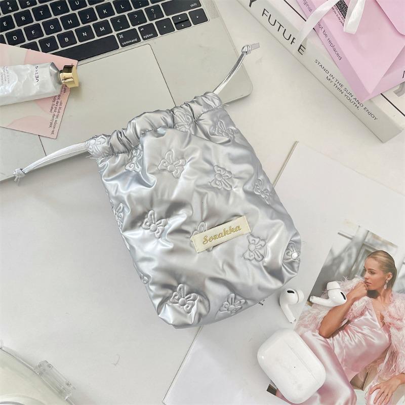 Glossy Cute Portable Camera Case Soft Anti Fall Makeup Bag for Girls Travel Makeup Bags Toiletry Bag Cosmetic Organizer 2026
