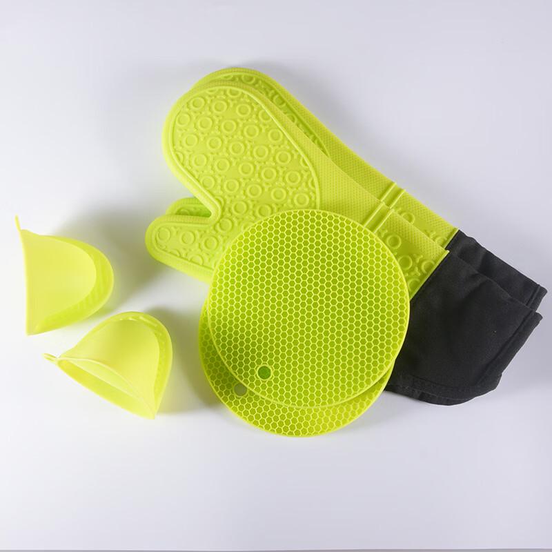 

Silicone Microwave Oven Mitt & Mat Set