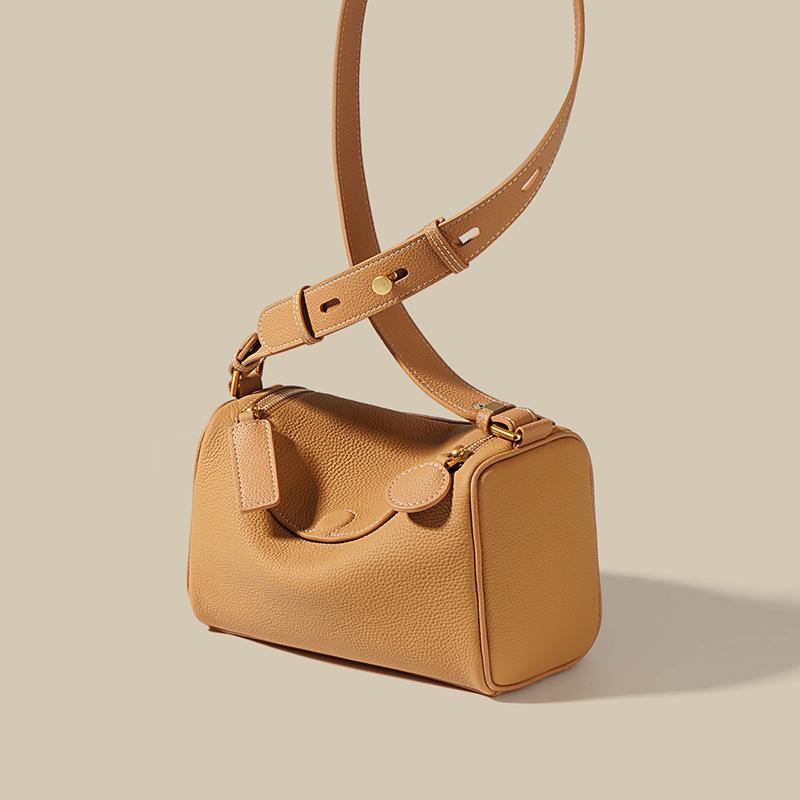 2024 Leather Lindi doctor bags Fashion women Boston Pillow Handbags high quality commuter Designer Shoulder Crossbody Bag