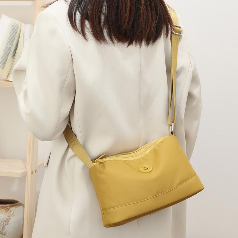Sac à bandoulière en nylon imperméable multicouche pour femme