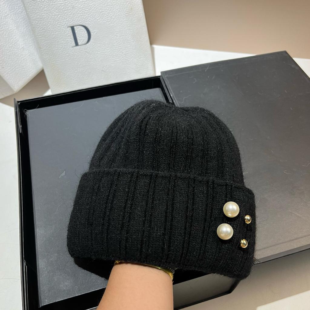 Winter Xiaoxiangfeng Pearl Rabbit Hair Knitted Hat Women'S Nordic Cold Warm Wool Pullover Cold Hat Tide