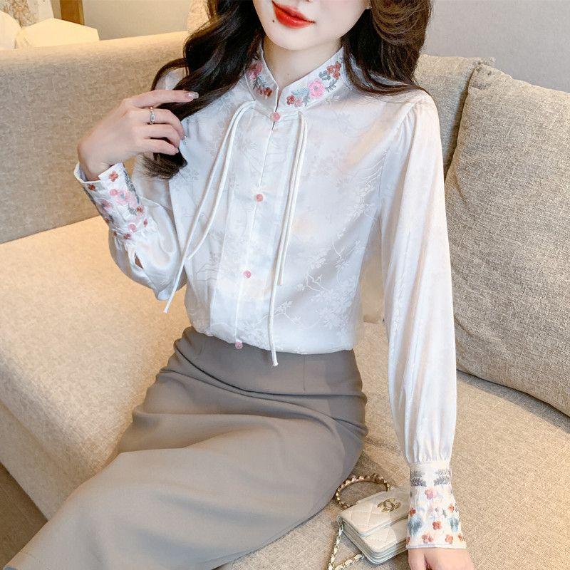 Stylish Embroidered Shirt with Long Sleeves - Perfect for Spring Outfits