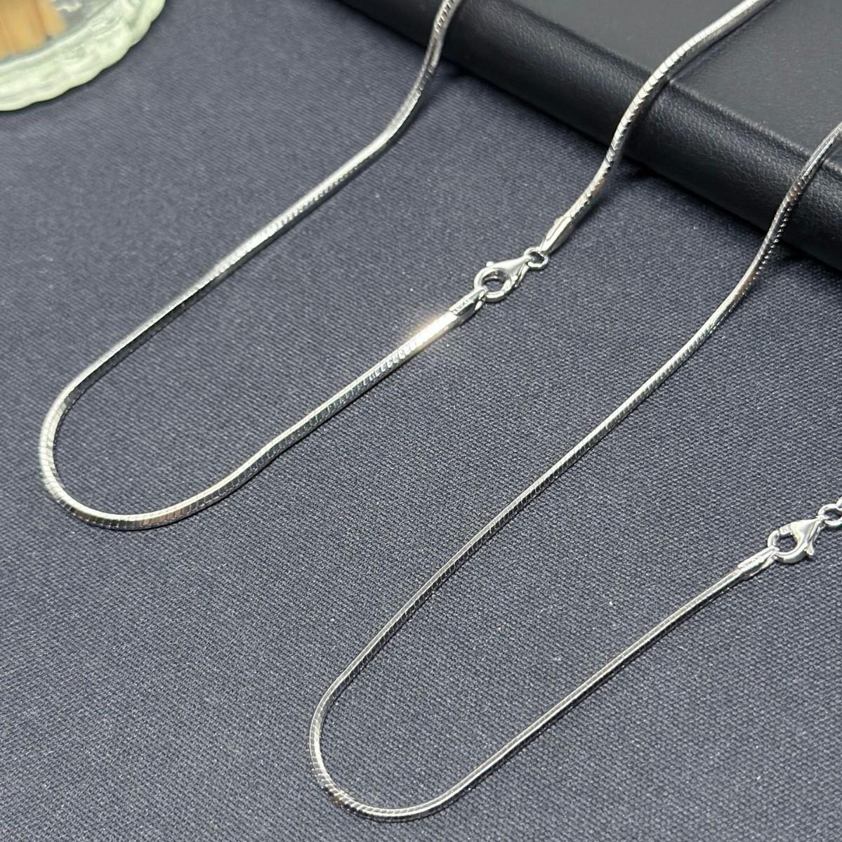 S925 Sterling Silver Octagonal Snake Bone Necklace - Light Luxury High-End Sweater Chain for Women 45cm