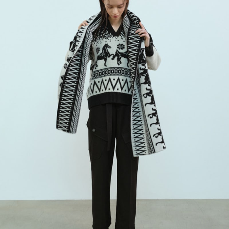 MOONSWARD black & WHITE CLASSIC PATTERN MUFFLER