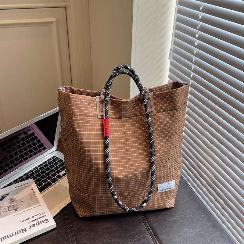 

Fashion underarm bag women s bag autumn new plaid bag capacity shoulder bag shopping bag bag хаки