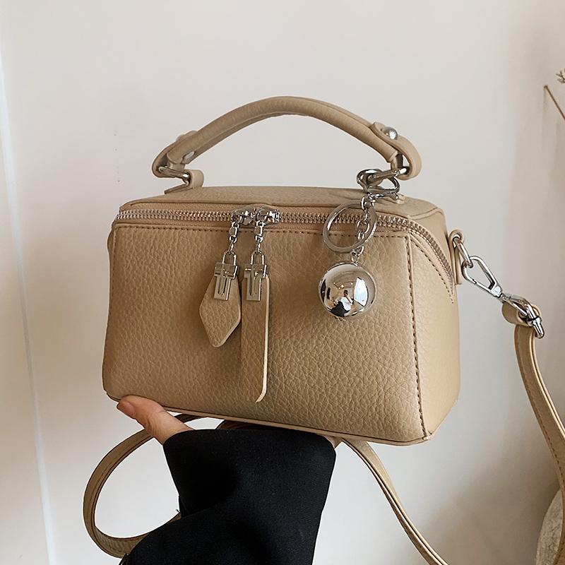 

Classic Black Square Handbags for Women Autumn New Versatile Small Single Shoulder Crossbody Bags with Elegant Ball Pendant (20cm<Max Length<30cm)