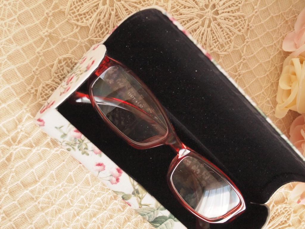 Rose Eyeglass Case with Eyeglass Cleaning Cloth Redouté