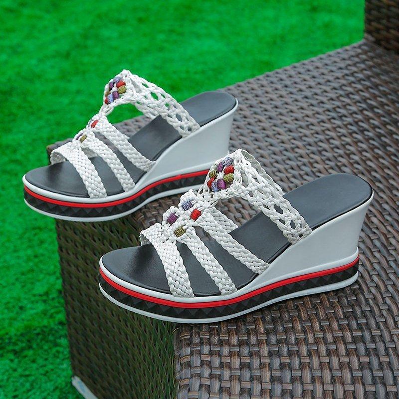 

Модные классные тапочки с покатым каблуком в форме рыбьего рта, женские летние новые босоножки с бисером сзади и пустым каблуком, полые тапочки с рыбьим ртом 40 белый