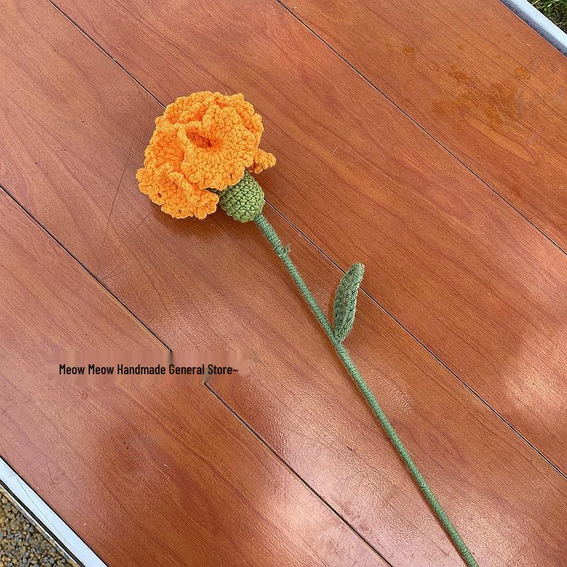 Buquê de Flores de Lã Tricotado à Mão: Ornamento de Rosa, Lírio, Girassol Presente