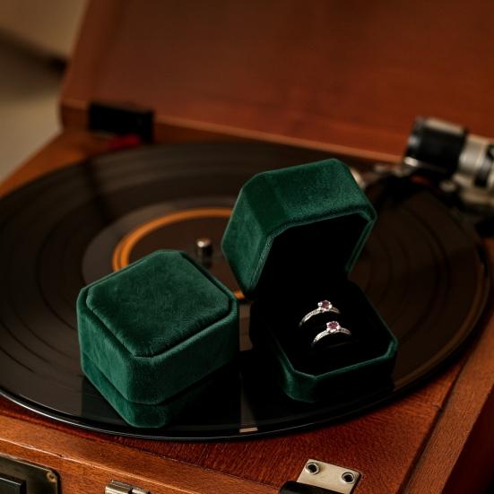 Velvet Jewelry Box, Dark Green Suede Flip Cover Hard Case, Scratch-Proof Shock-Proof Organizer, Jewelry Storage Box for Travel