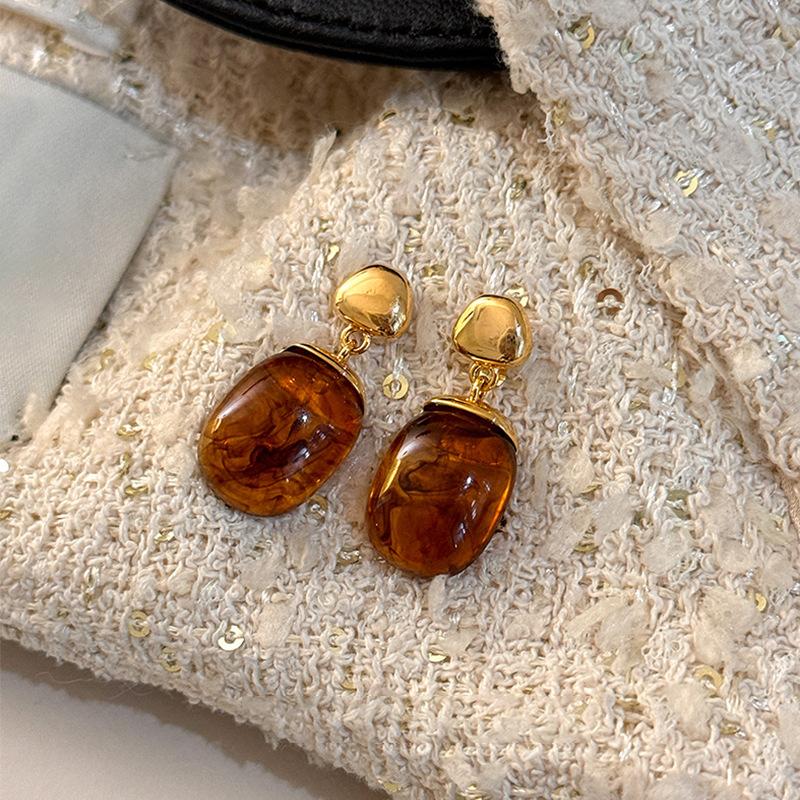 Smudge Resin Stud Earrings Maillard Retro Niche Earrings Fashion High Sense Versatile Earrings