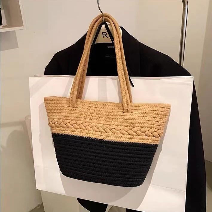 IELGY Color Matching One-Shoulder Straw Bag Large-Capacity Woven Vacation Beach Bag