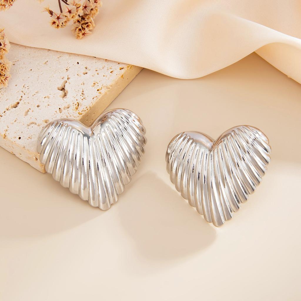 Design Sense Ins Stripe Love Stud Earrings Women's Fashion and Versatile Simple Alloy Peach Heart Line Earrings