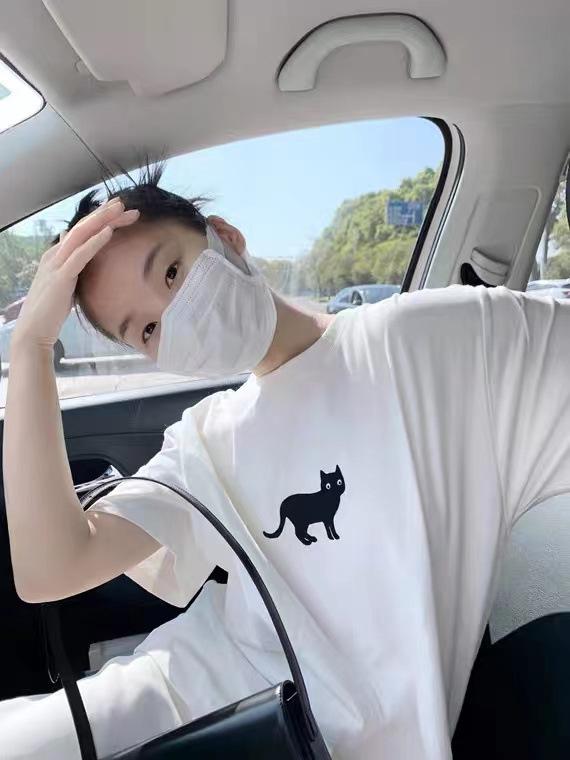 

2025 Новая серия «Черный кот», футболка свободного кроя с коротким рукавом в двух вариантах, женская, с круглым вырезом, универсальный белый топ M