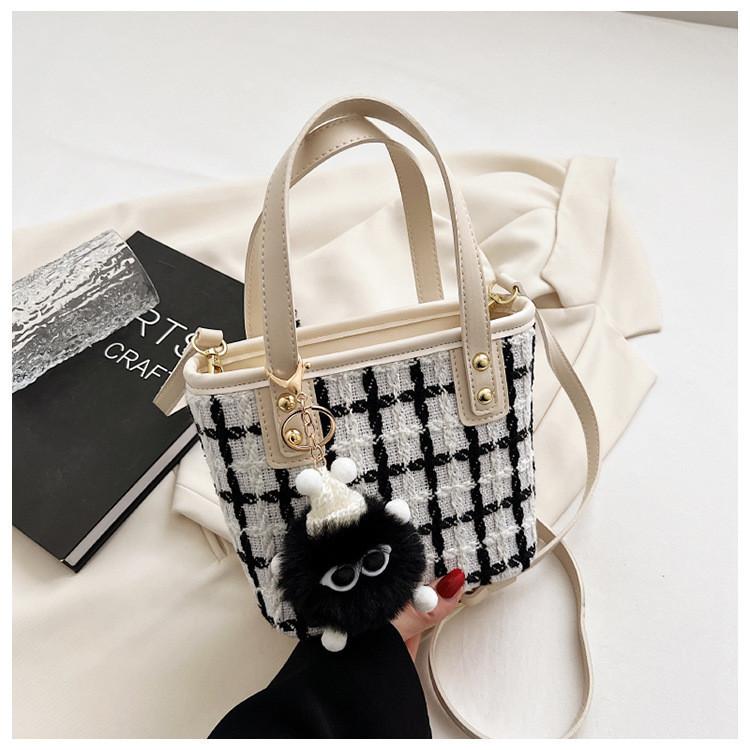 Stylish Small Shoulder Bag Women Autumn Winter 2024 New Trendy Fashion Plaid Handbag белый