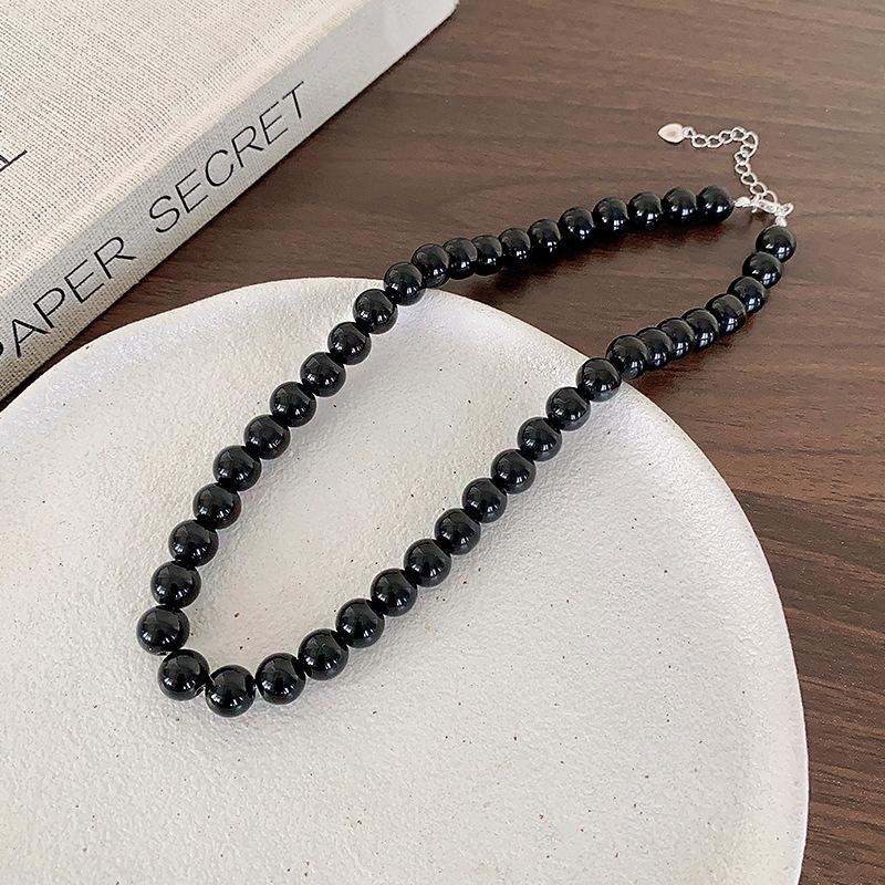 

Internet celebrities with the same black pearl necklace women s explosion niche beaded collarbone chain