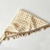 Handgehäkeltes Hohl-Dreieck-Bandana mit Muschelquasten, Boho-Stil, Kopftuch für Damen, Strandurlaub, Sonnenschutz-Dekoration