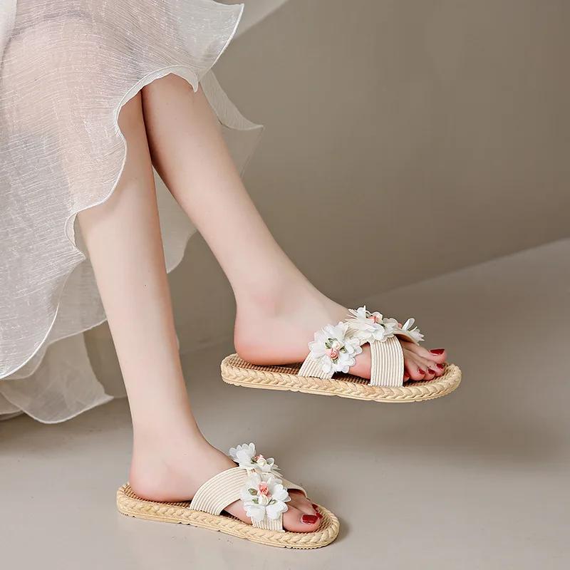 Women's fashion trend accessory Sunflower anti-slip wear soft sole flat flip flops 2025