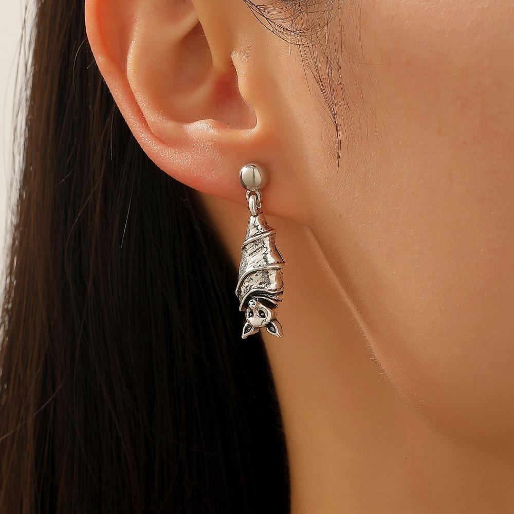 Gothic Style Halloween Upside-Down Bat Earring Stud Zinc Zinc Alloy Inverted Bat Earring Stud Women