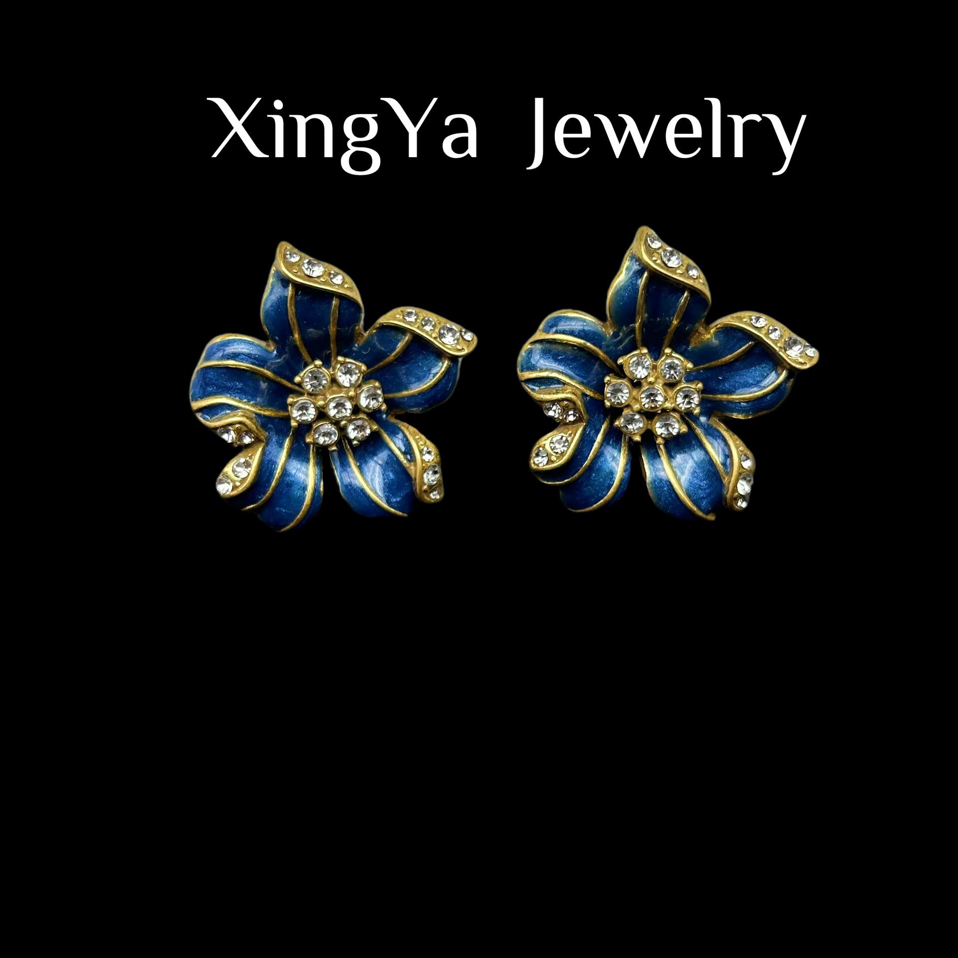 

Vintage Beaded Enamel Flower Palace Style Elegant Necklace Earnail Set