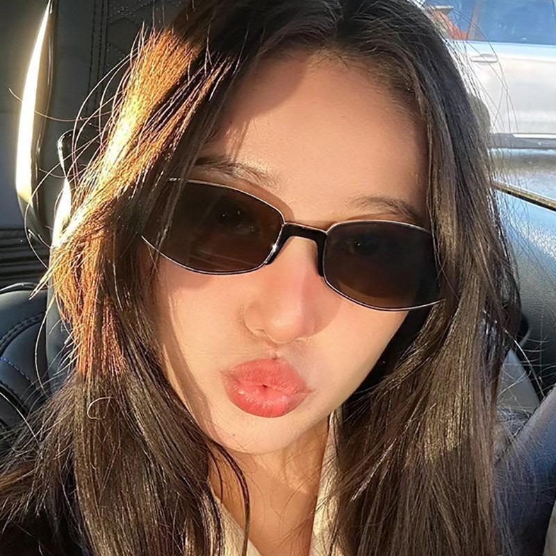 Trendy Oval Sunglasses for Women Luxury  Designer Metal Frame Sun Glasses Ladies Vintage Shades Goggles Óculos De Sol