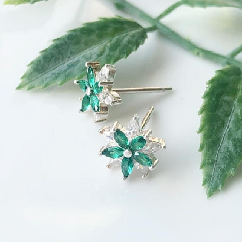 

925 Silver Earrings SE030 Green Flower Silver Earrings SE030