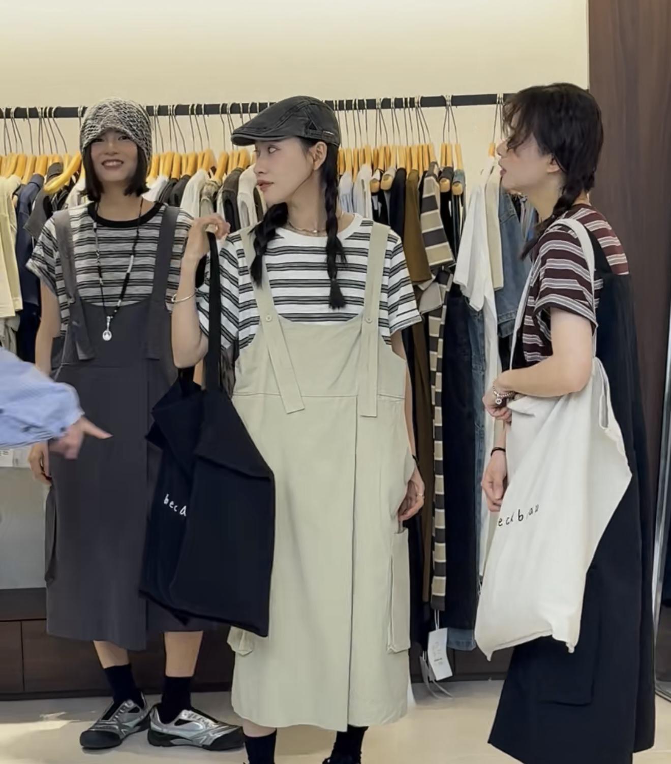 

Весенне-летние корейские брюки-юбка на подтяжках большого размера свободного кроя с нерегулярным дизайном One Size чёрный