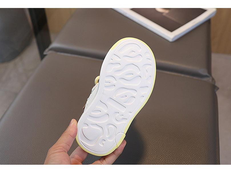 Spring 2025 Girls' Breathable Soft Sole Sneakers: Casual Princess Shoes for Middle and Big Kids