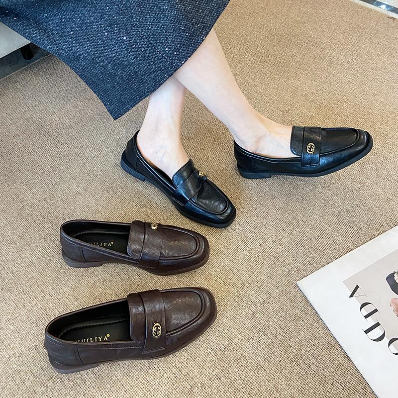 X130-8 Grape Mom Gleiche Kamelien-Plateau-Slipper Damen Retro Goldene Schnalle Vielseitige Dicke Ferse Kleine Lederschuhe Damen