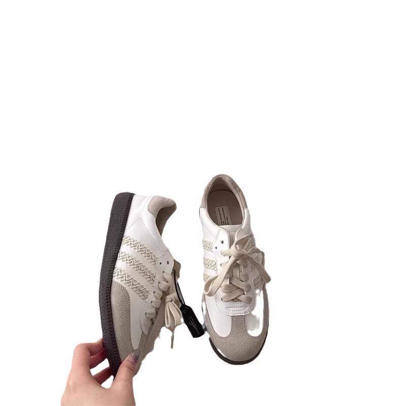 ~ Silver Women's Inner Height Increase Spring New Retro Lace Edge Flat-bottomed Sports and Leisure Shoes