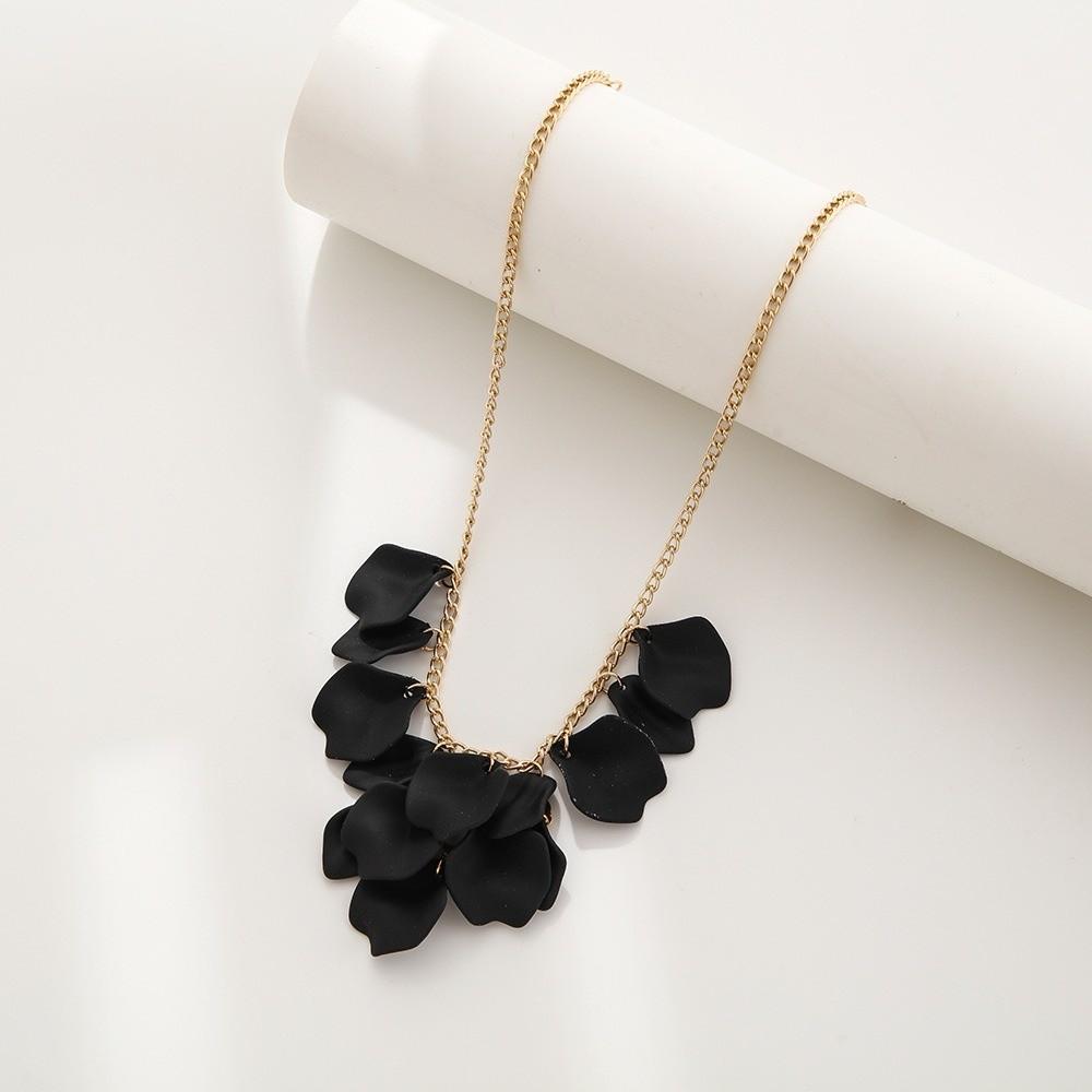 Fashion Colorful Petal Necklace Shimmer Irregular Fringe Pendant Necklaces Layered Sequin Sweater Chains Gifts