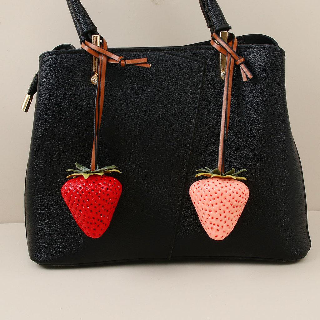 Creative Strawberry Bag Charm Resin Keychain With 3d Fruit Design For Fashion Accessories