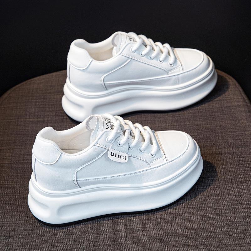 Women's Shoes 2026 Autumn and Winter New Versatile Sponge Cake Thick Sole 8CM Casual Board Shoes with Plush White Shoes