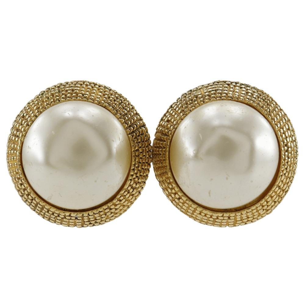 

CHANEL Earring vintage Plated Gold/Fake pearl 29.5g Women Used