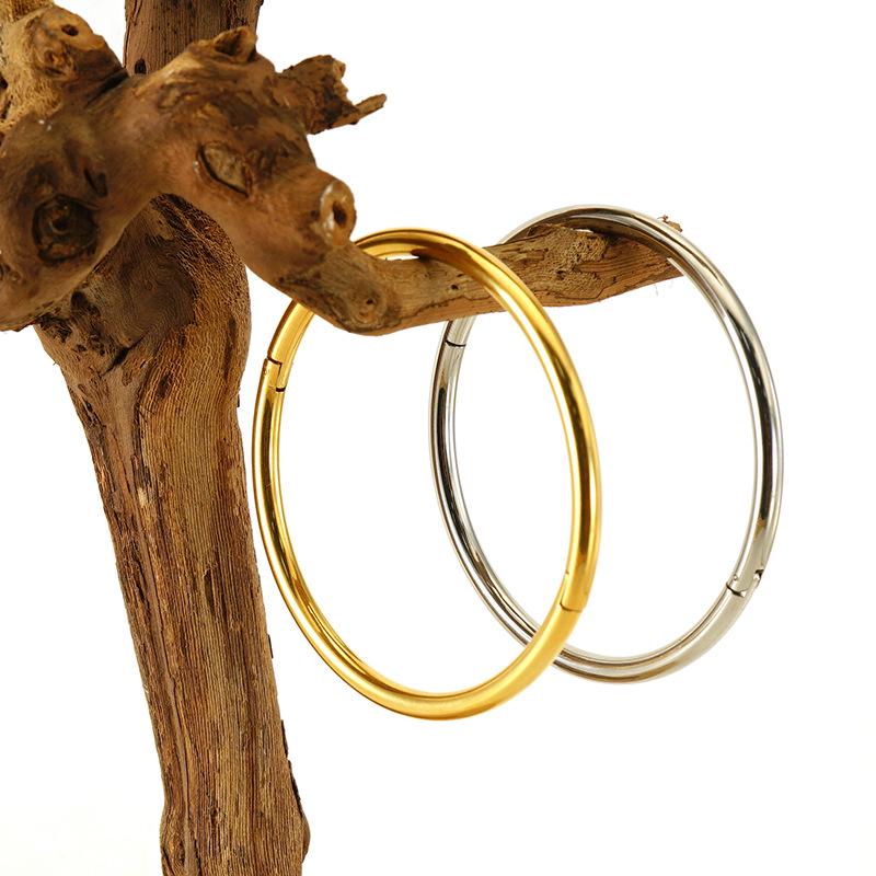 Minimalist Titanium Steel Bangle: Versatile, Non-Fading Bracelet.