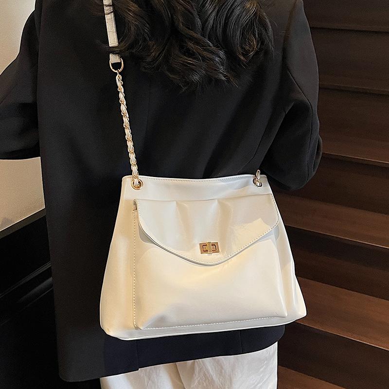 2025 new summer fashion high sense tote bag large capacity shoulder commuter bag retro versatile messenger bag