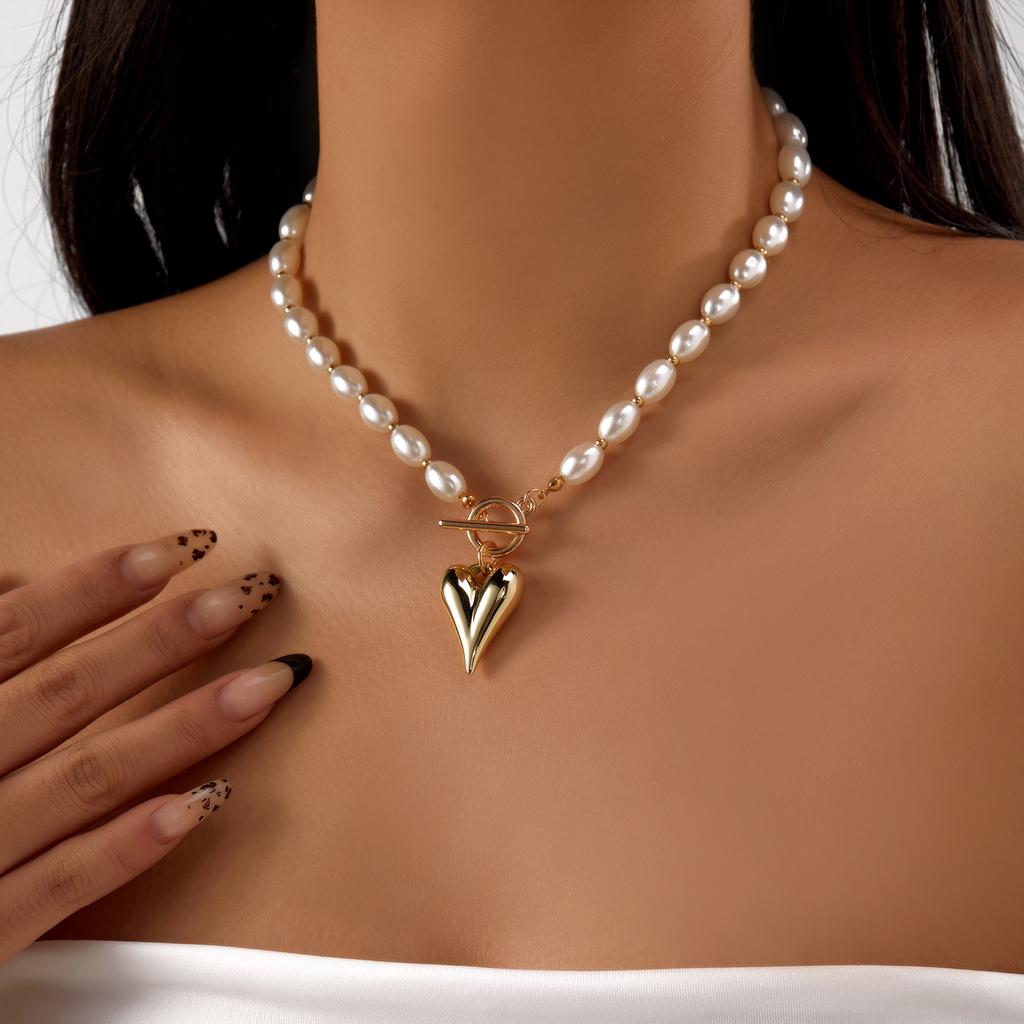 Delicate Heart Shaped Crystal Pearl Necklace for Women Dainty Alloy Resin Everyday Wear Necklace Party Jewellery Accessories