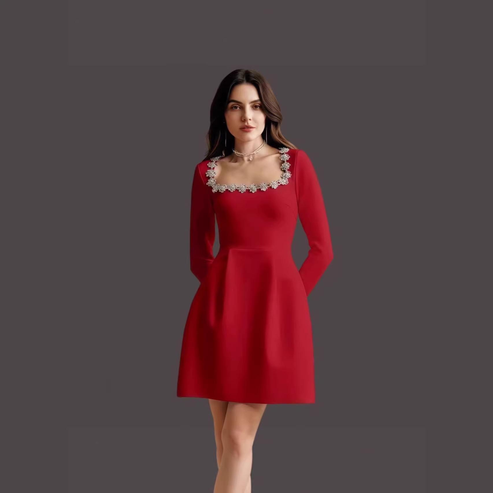 Elegant Rhinestone Square Neck Long Sleeve Bandage Dress for Women Large красный