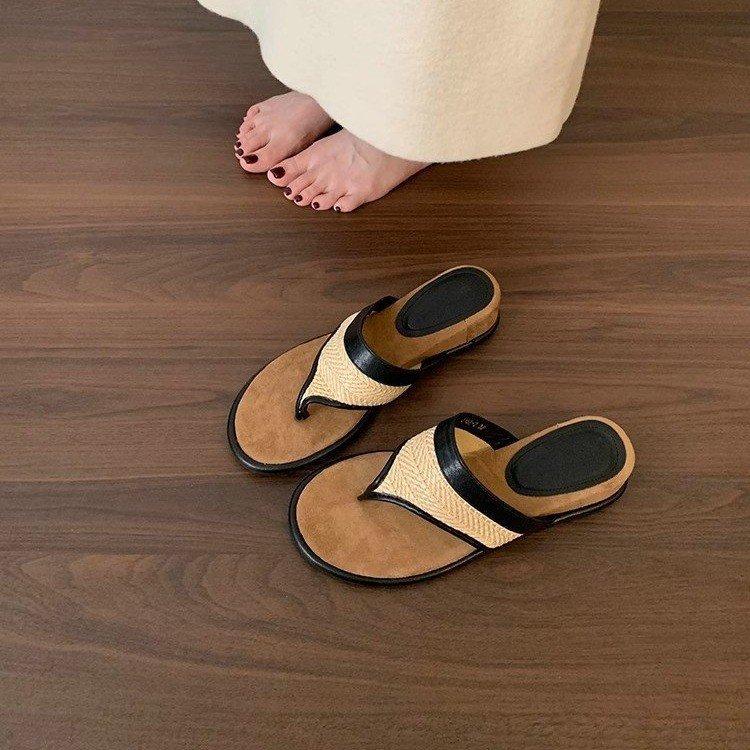 Retro wedge heel flip-flops shoes women's summer wear 2025 new Roman shoes Mori beautiful beach cool slippers