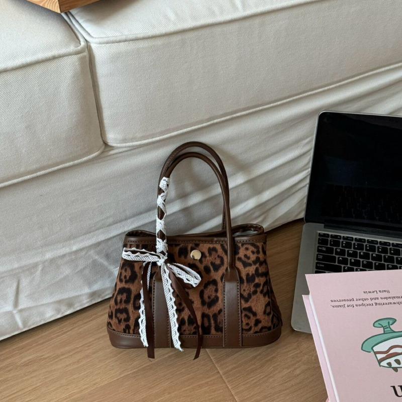 Versatile leopard print textured small bag women s new messenger bag daily women s portable bucket bag shoulder women s bag