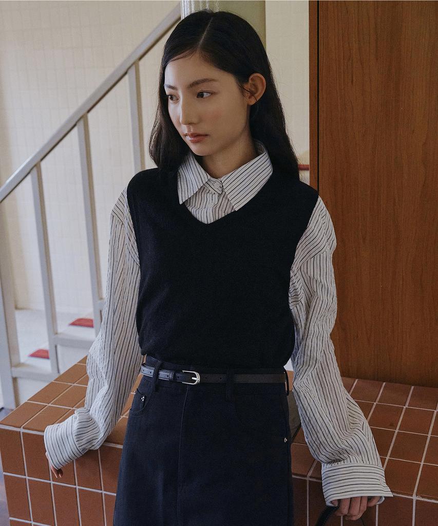 LOEIL Spring Wool V-Neck Vest - Black